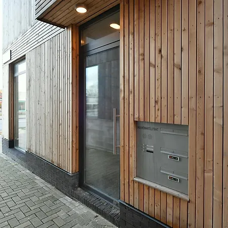 Spacious Modern Home! *