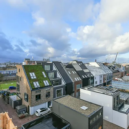 Spacious Modern Home! Guest house *