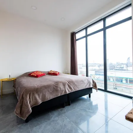 Spacious Modern Home! Amsterdam