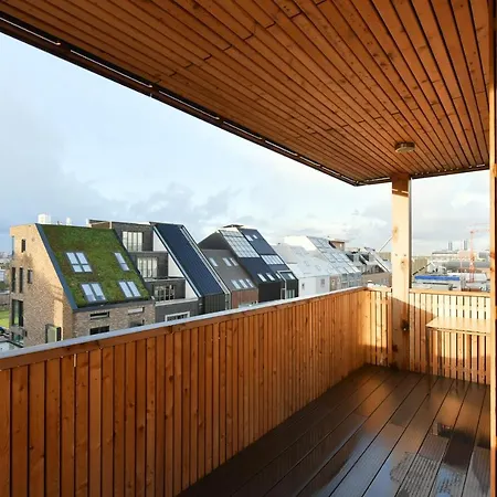 Spacious Modern Home! Guest house *