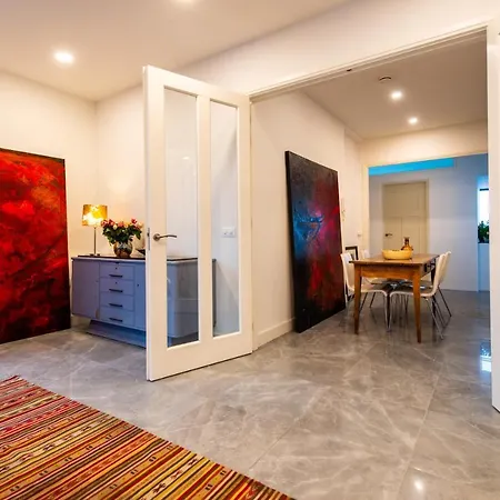 Spacious Modern Home! Guest house
