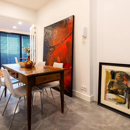 Guest house Spacious Modern Home! *